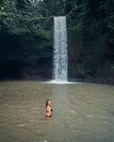Tibumana Wasserfall: Erfrischender Badespaß in Balis Naturschatz